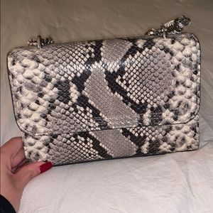 TORY BURCH ADJUSTABLE STRAPS BAG🌸